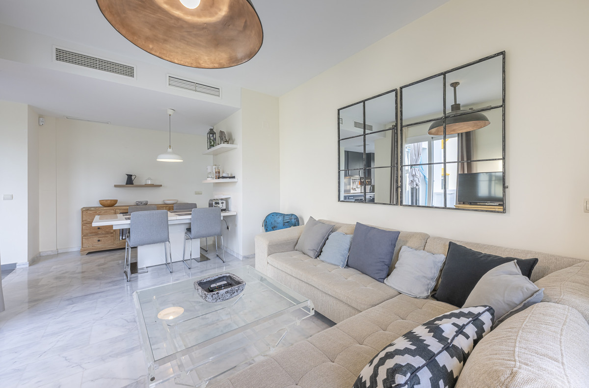 2 Bed Apartment for sale in Estepona Costa Del Sol, Málaga, Spain