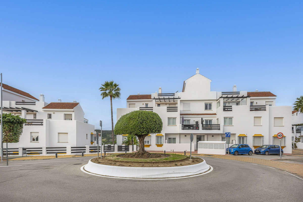 2 Bed Apartment for sale in Estepona Costa Del Sol, Málaga, Spain