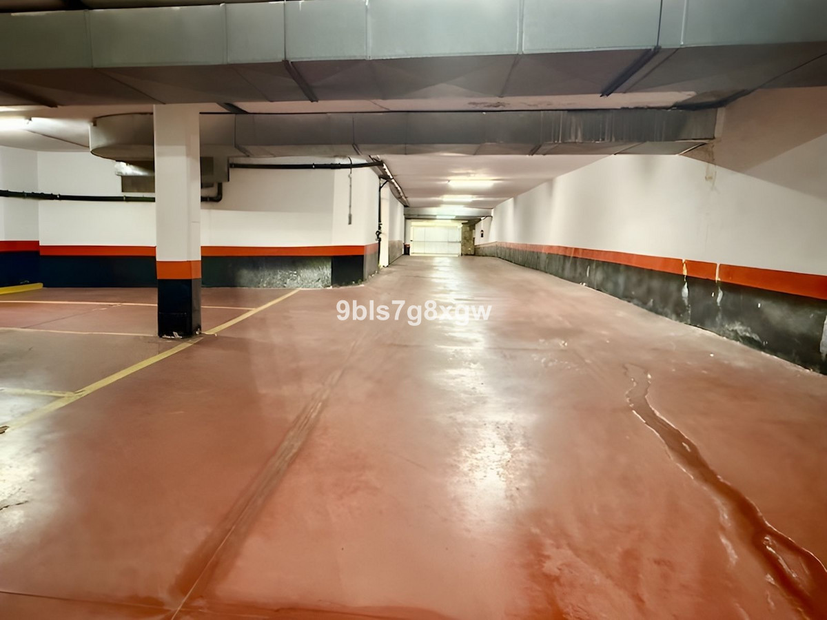 Commercial unit for sale in The Golden Mile Costa Del Sol, Málaga, Spain