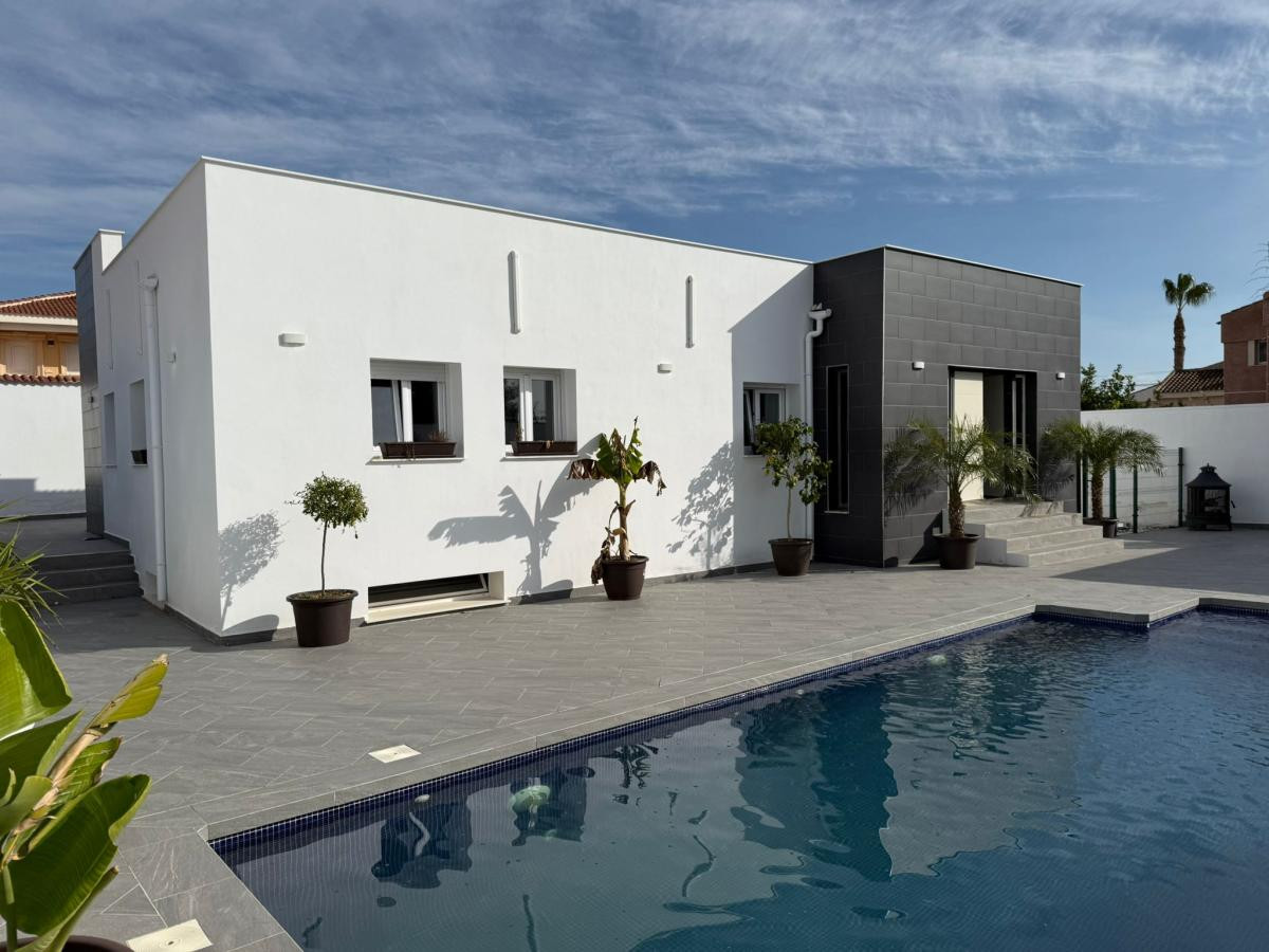 5 Bed Townhouse for sale in Ciudad Quesada Costa Blanca, Alicante, Spain