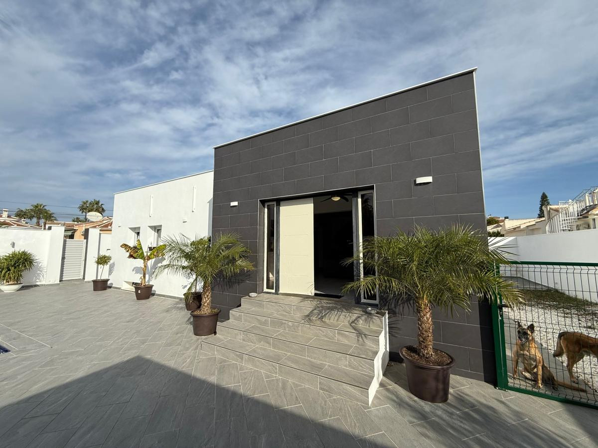 5 Bed Townhouse for sale in Ciudad Quesada Costa Blanca, Alicante, Spain