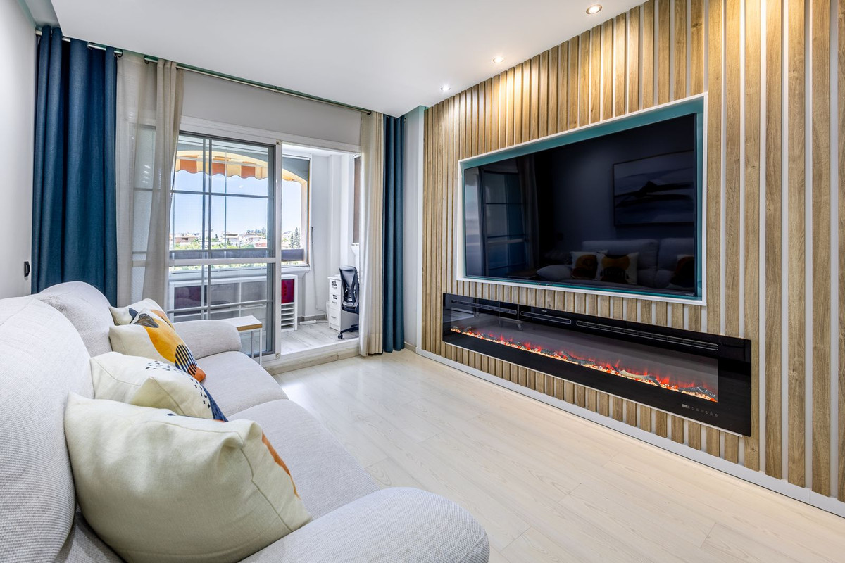 2 Bed Apartment for sale in Fuengirola Costa Del Sol, Málaga, Spain