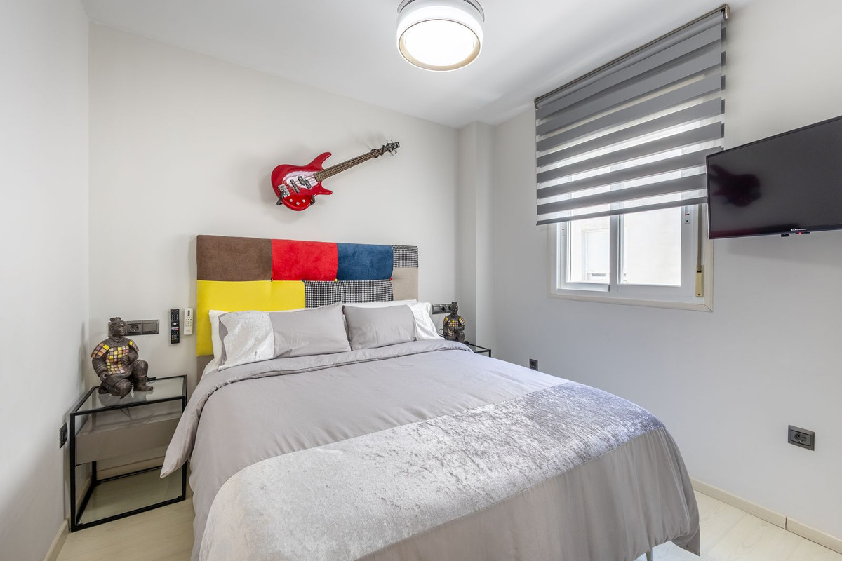 2 Bed Apartment for sale in Fuengirola Costa Del Sol, Málaga, Spain