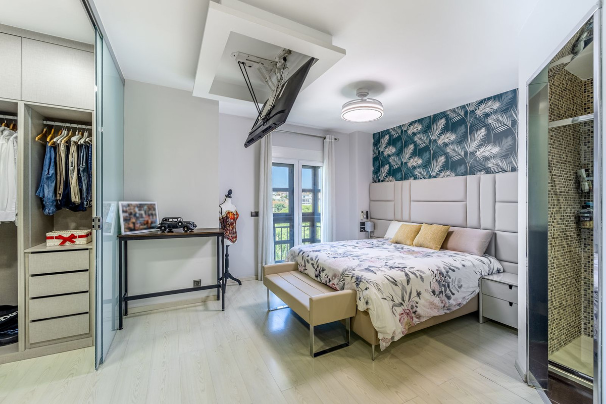 2 Bed Apartment for sale in Fuengirola Costa Del Sol, Málaga, Spain