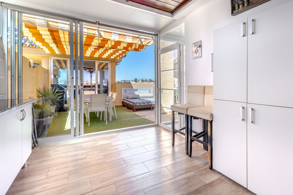 2 Bed Apartment for sale in Fuengirola Costa Del Sol, Málaga, Spain