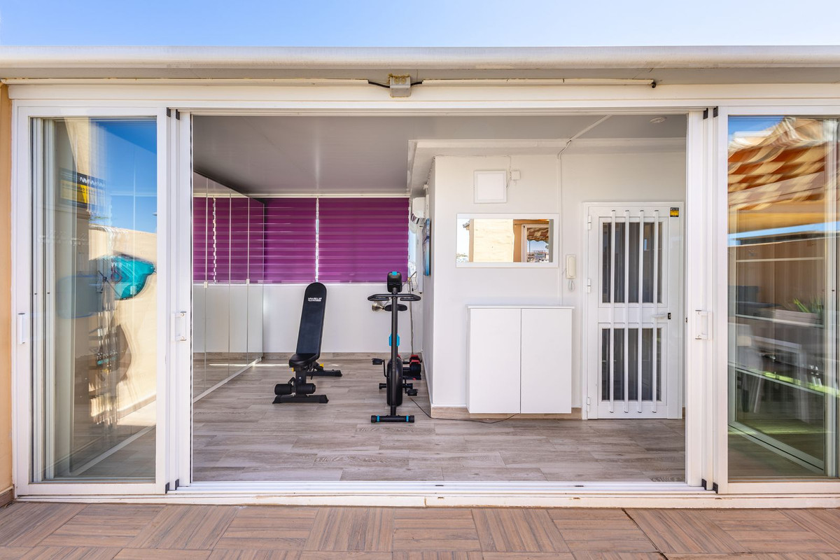 2 Bed Apartment for sale in Fuengirola Costa Del Sol, Málaga, Spain