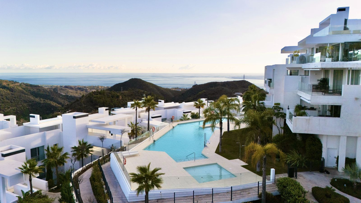 3 Bed Apartment for sale in Ojén Costa Del Sol, Málaga, Spain