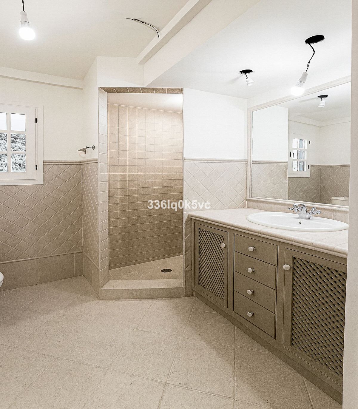 Se vende Villa - Chalet de 5 dormitorios en Costa Del Sol, Málaga, España