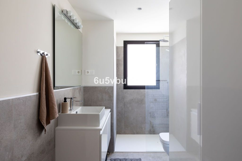 Se vende Apartamento Planta Baja de 3 dormitorios en Costa Del Sol, Málaga, España