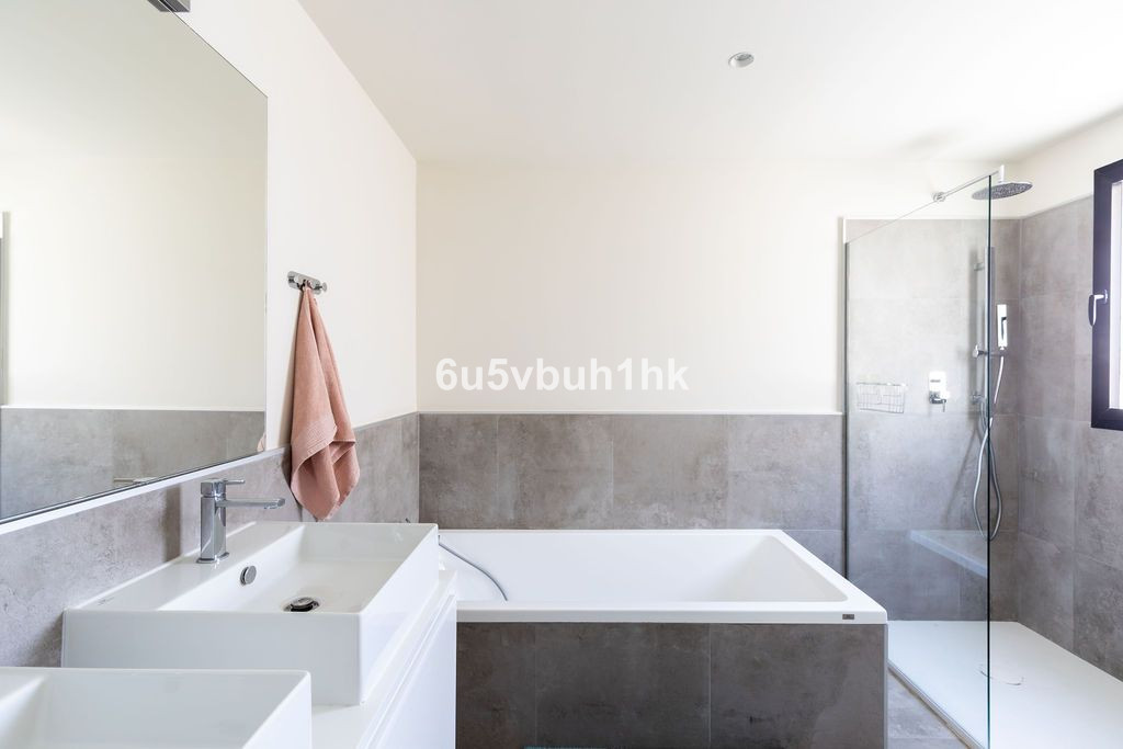 Se vende Apartamento Planta Baja de 3 dormitorios en Costa Del Sol, Málaga, España