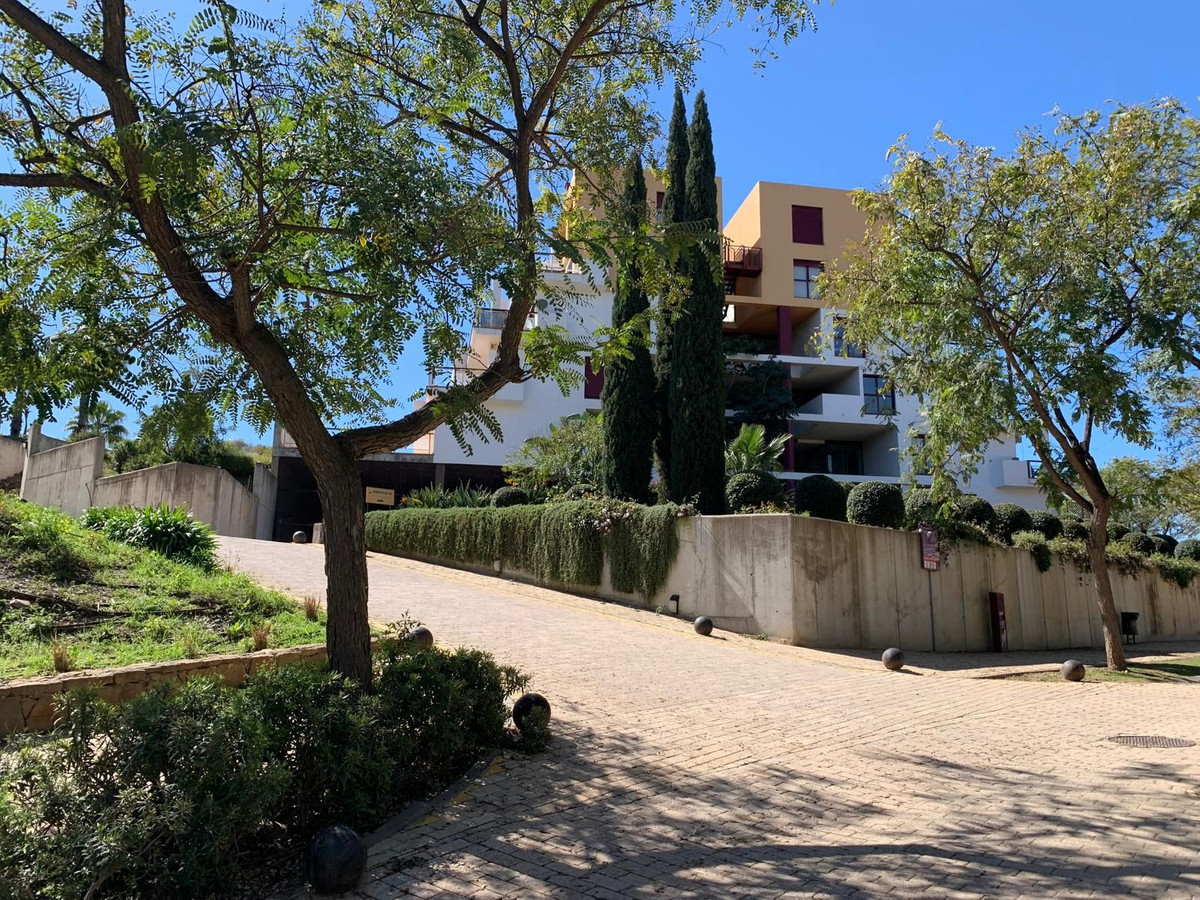 1 Bed Apartment for sale in Benahavís Costa Del Sol, Málaga, Spain