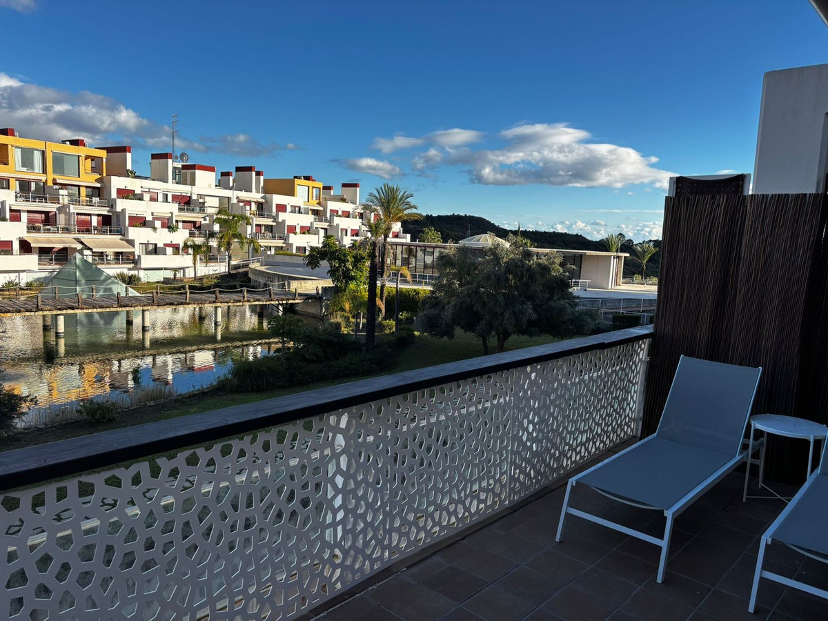 1 Bed Apartment for sale in Benahavís Costa Del Sol, Málaga, Spain