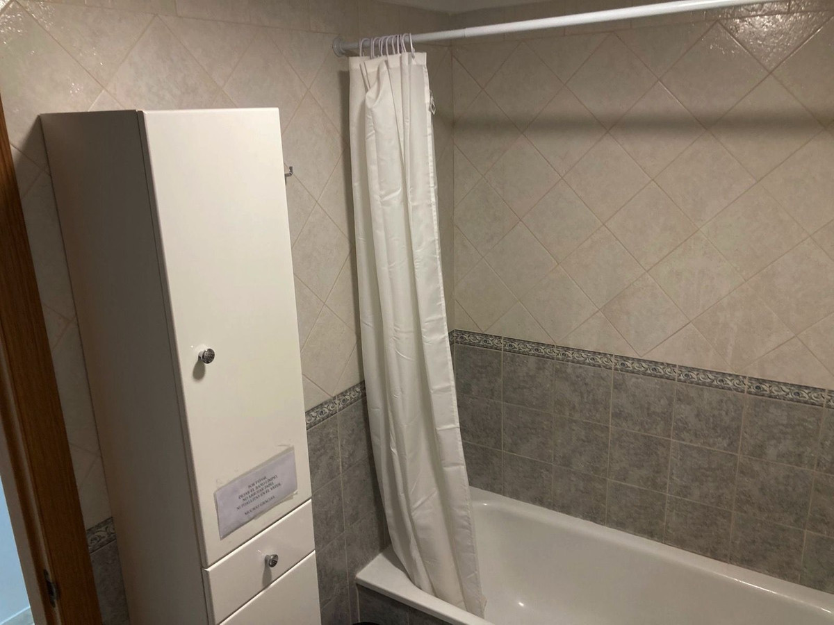 3 Bed Apartment for sale in Estepona Costa Del Sol, Málaga, Spain