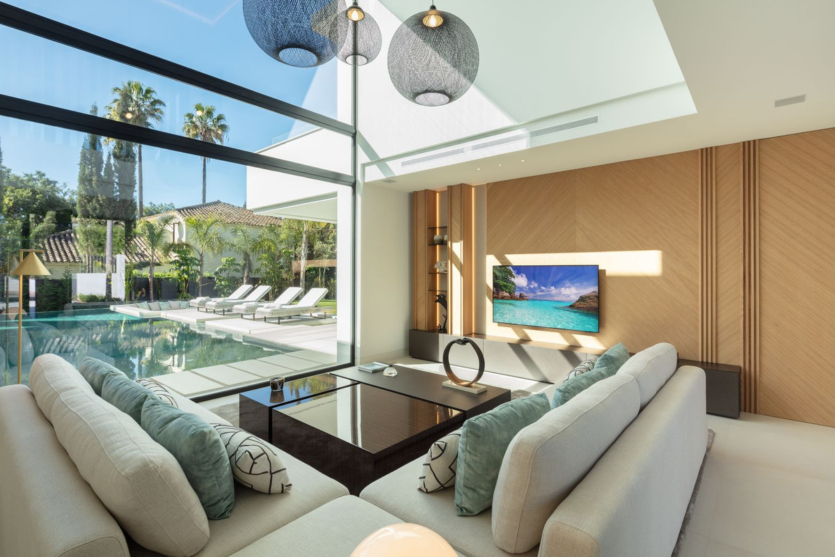 Se vende Villa - Chalet de 5 dormitorios en Costa Del Sol, Málaga, España
