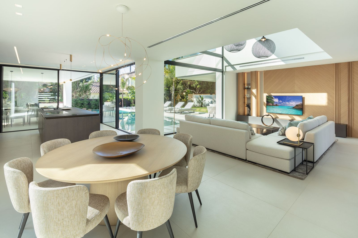 Se vende Villa - Chalet de 5 dormitorios en Costa Del Sol, Málaga, España