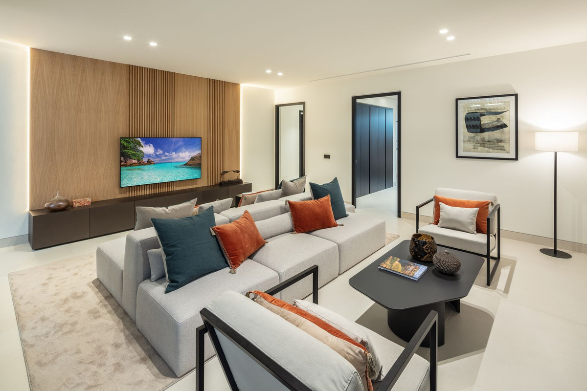 Se vende Villa - Chalet de 5 dormitorios en Costa Del Sol, Málaga, España