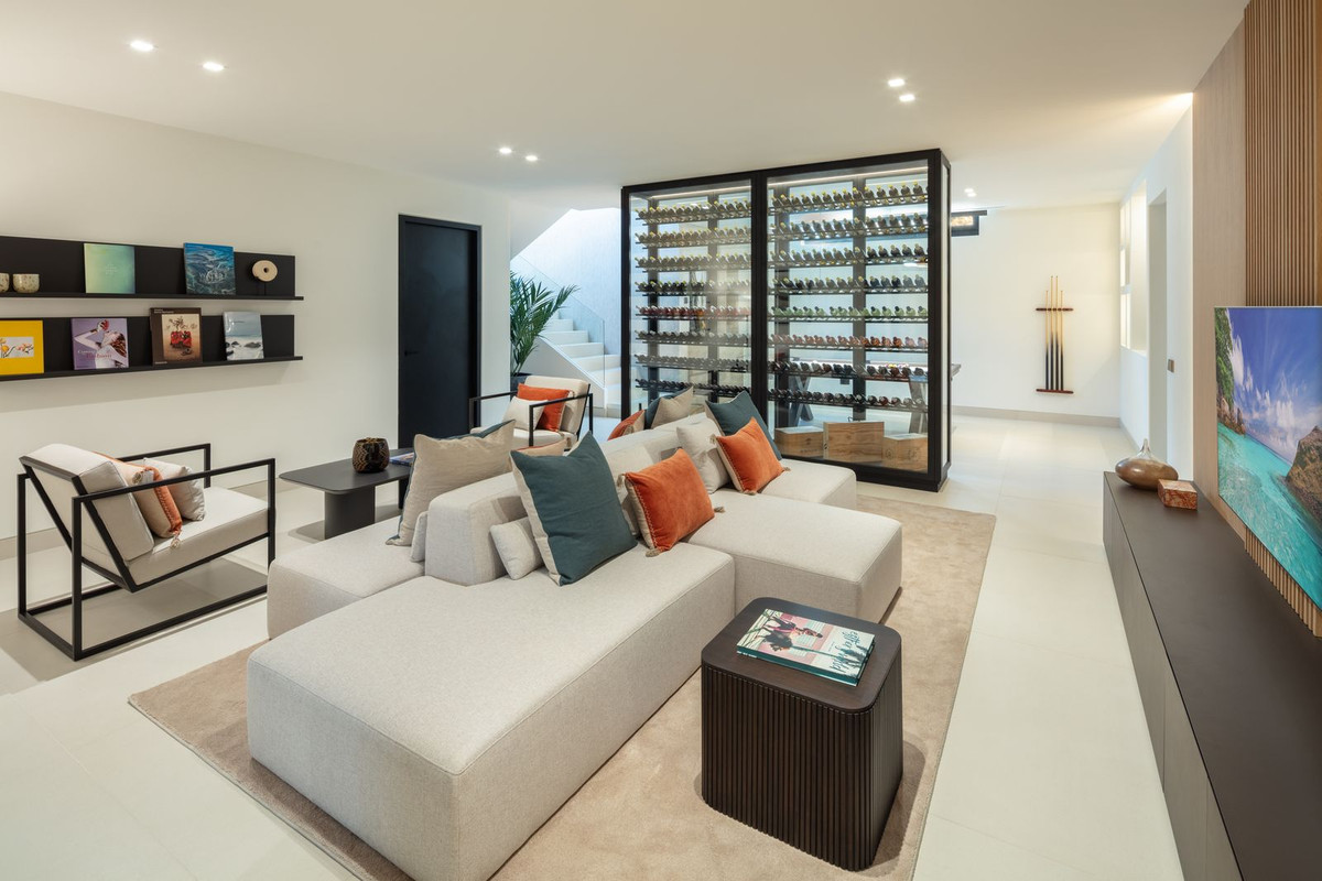 Se vende Villa - Chalet de 5 dormitorios en Costa Del Sol, Málaga, España