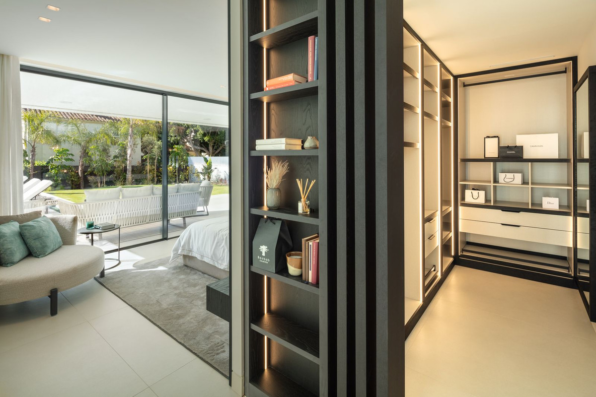 Se vende Villa - Chalet de 5 dormitorios en Costa Del Sol, Málaga, España