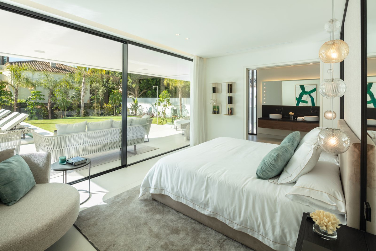 Se vende Villa - Chalet de 5 dormitorios en Costa Del Sol, Málaga, España