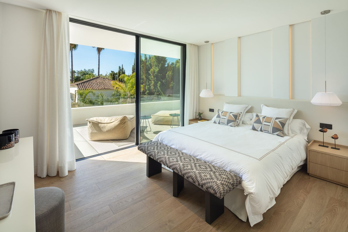 Se vende Villa - Chalet de 5 dormitorios en Costa Del Sol, Málaga, España