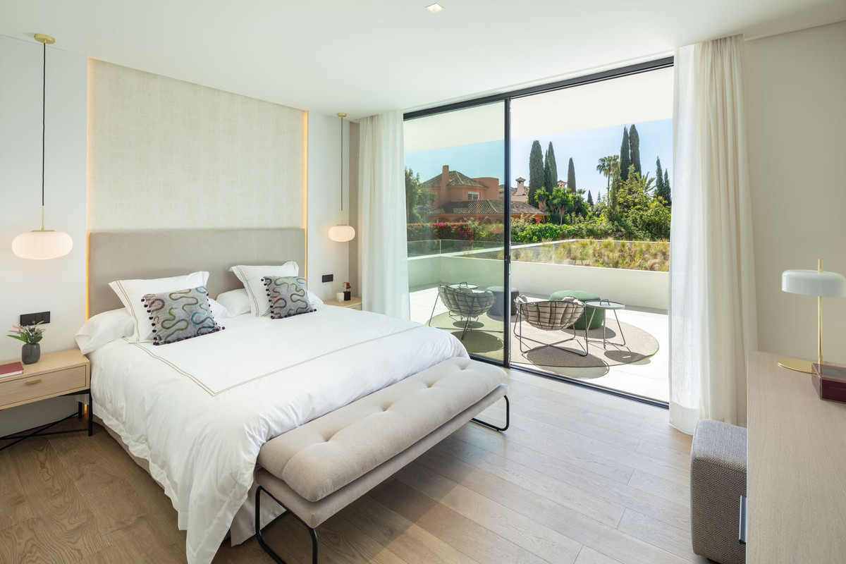 Se vende Villa - Chalet de 5 dormitorios en Costa Del Sol, Málaga, España