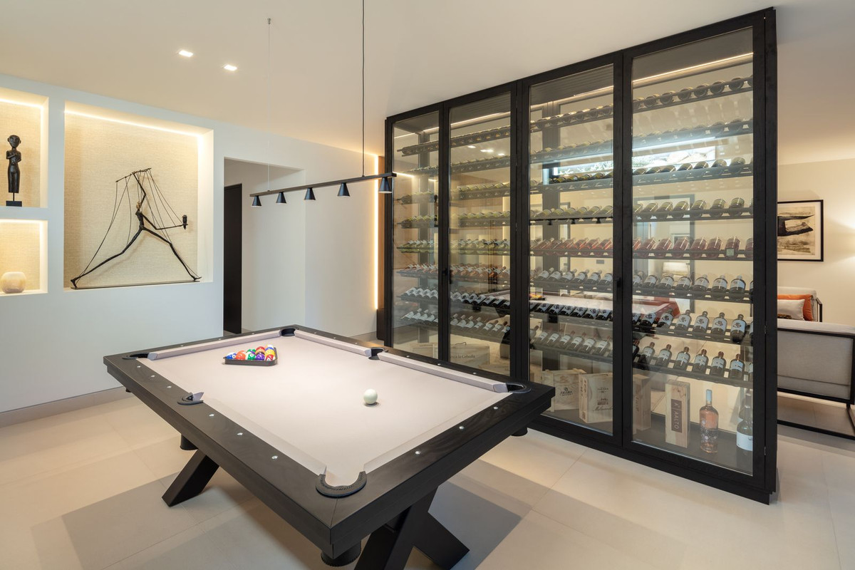 Se vende Villa - Chalet de 5 dormitorios en Costa Del Sol, Málaga, España