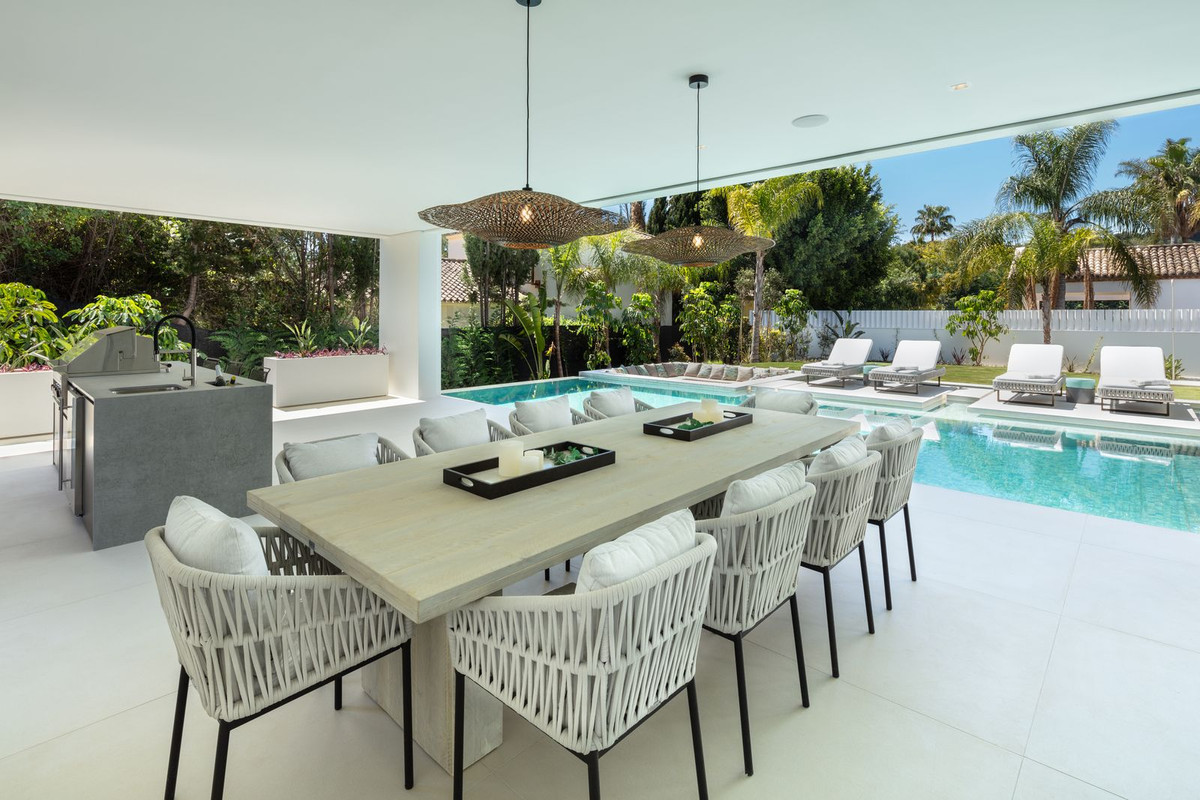 Se vende Villa - Chalet de 5 dormitorios en Costa Del Sol, Málaga, España