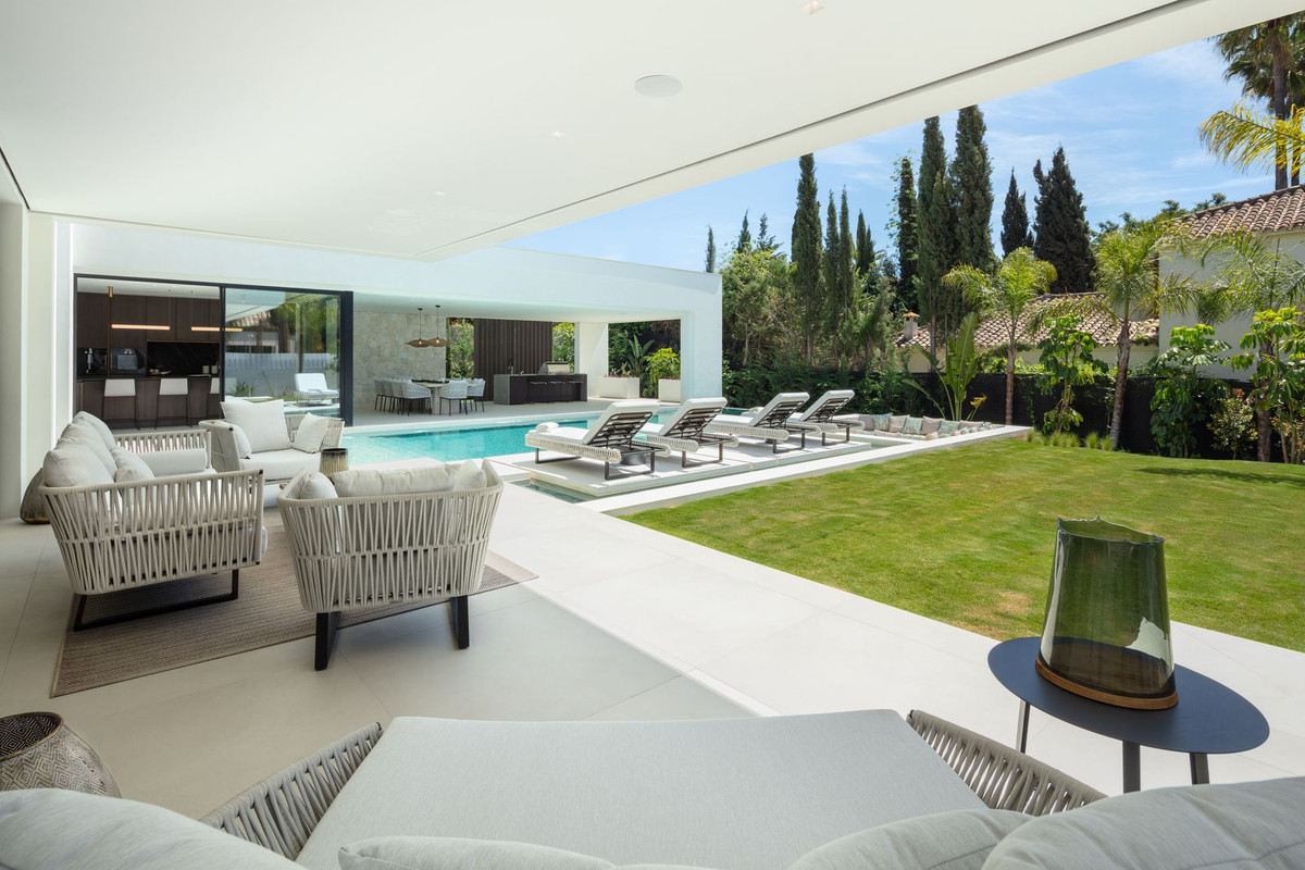Se vende Villa - Chalet de 5 dormitorios en Costa Del Sol, Málaga, España