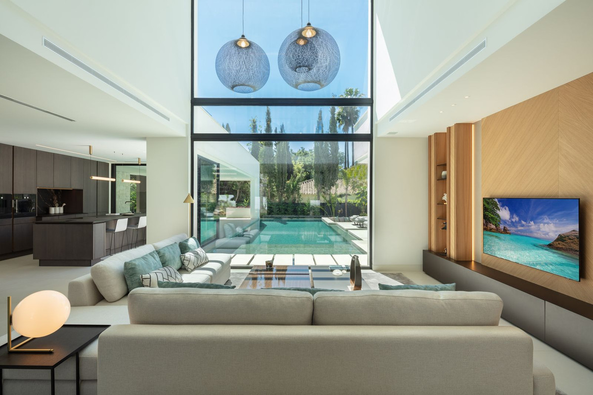 Se vende Villa - Chalet de 5 dormitorios en Costa Del Sol, Málaga, España