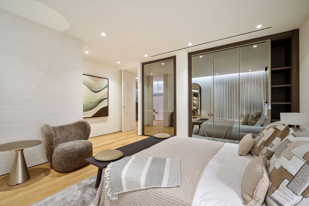 Se vende Apartamento Planta Baja de 5 dormitorios en Costa Del Sol, Málaga, España