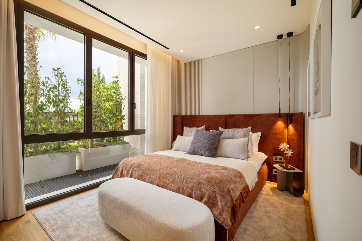 Se vende Apartamento Planta Baja de 5 dormitorios en Costa Del Sol, Málaga, España