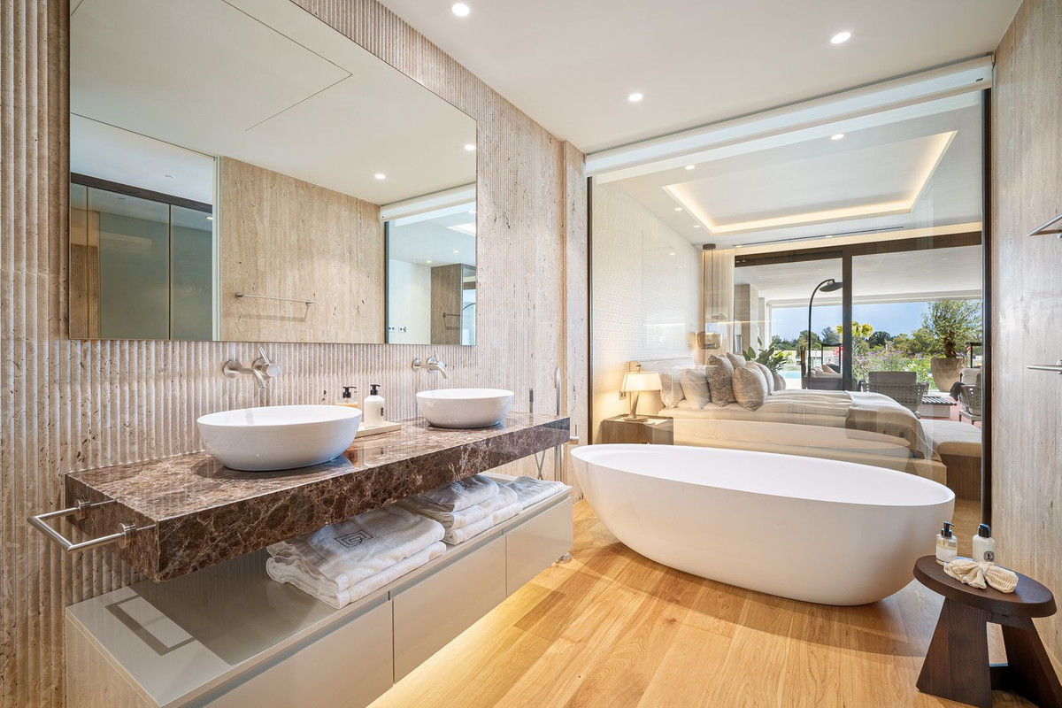 Se vende Apartamento Planta Baja de 5 dormitorios en Costa Del Sol, Málaga, España