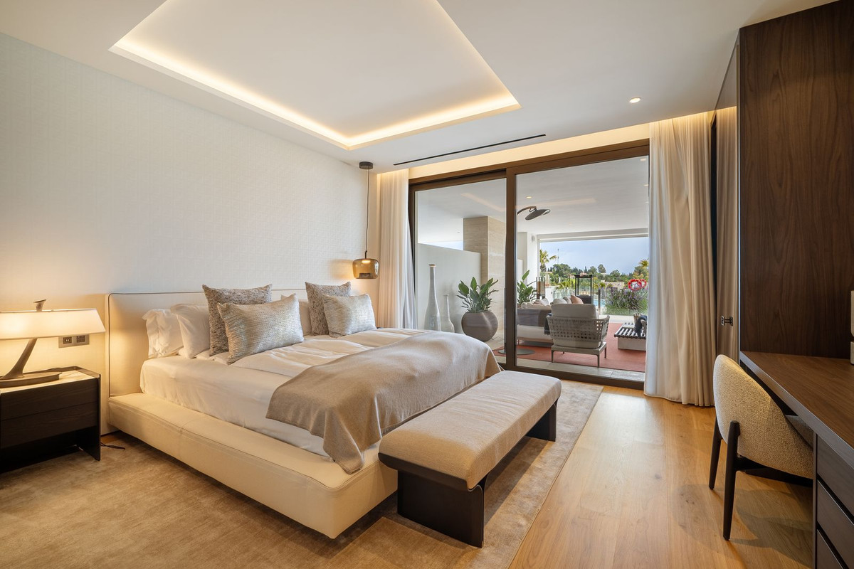 Se vende Apartamento Planta Baja de 5 dormitorios en Costa Del Sol, Málaga, España