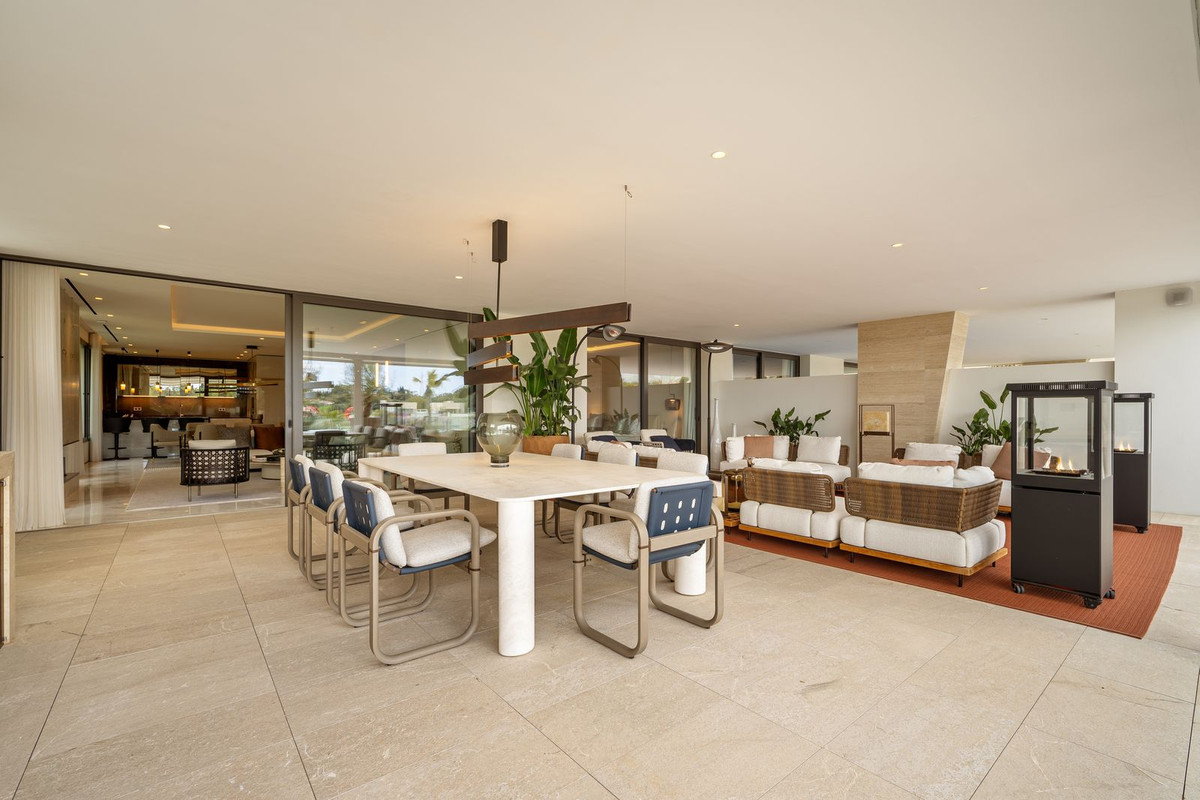 Se vende Apartamento Planta Baja de 5 dormitorios en Costa Del Sol, Málaga, España