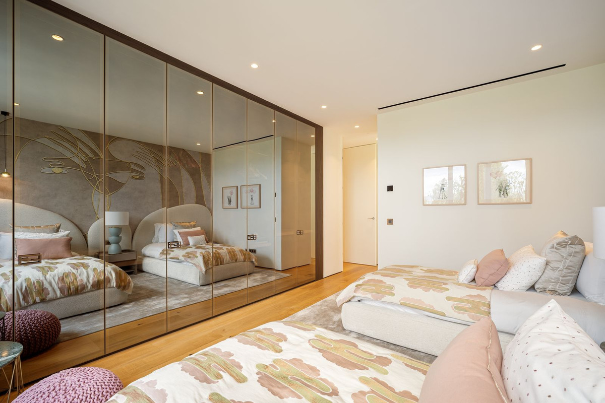 Se vende Apartamento Planta Baja de 5 dormitorios en Costa Del Sol, Málaga, España