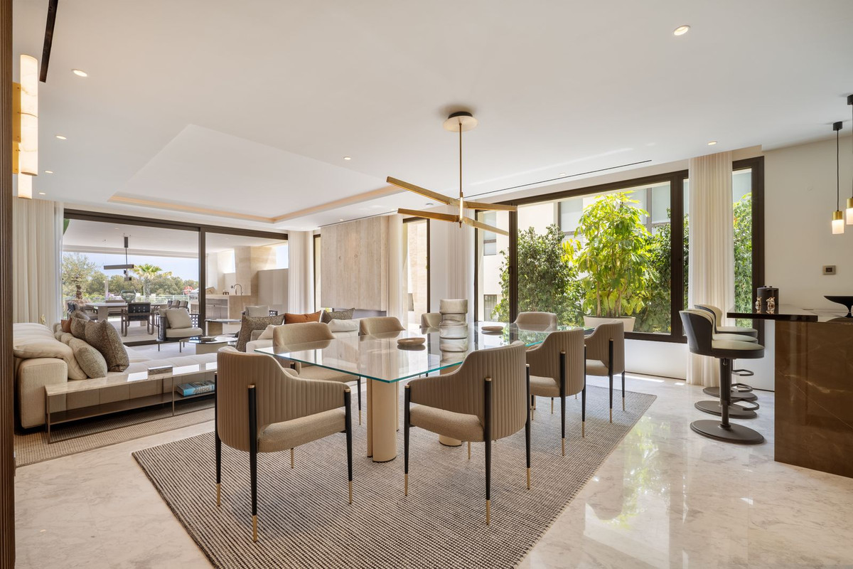 Se vende Apartamento Planta Baja de 5 dormitorios en Costa Del Sol, Málaga, España
