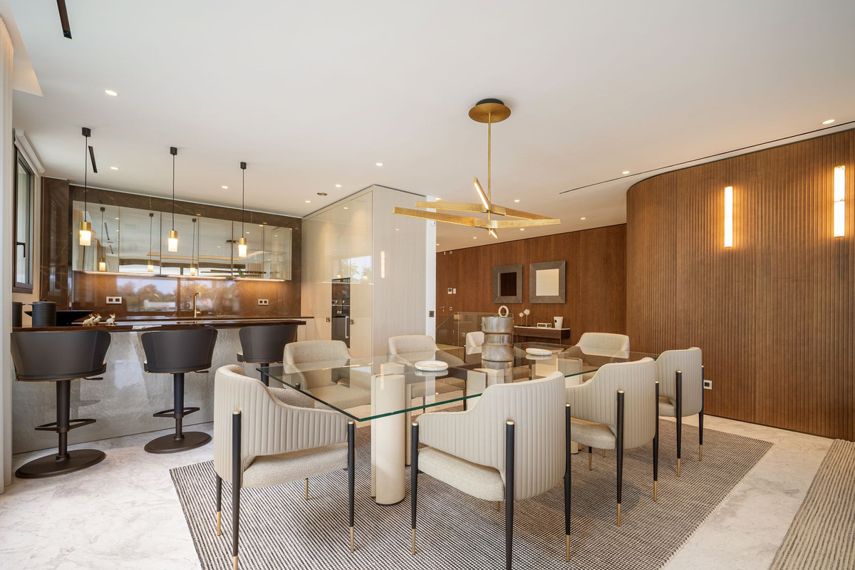 Se vende Apartamento Planta Baja de 5 dormitorios en Costa Del Sol, Málaga, España