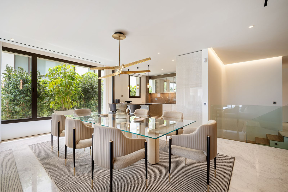 Se vende Apartamento Planta Baja de 5 dormitorios en Costa Del Sol, Málaga, España