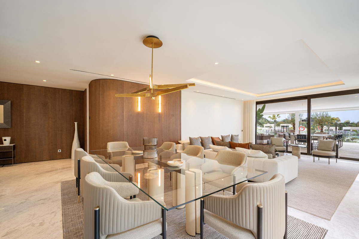 Se vende Apartamento Planta Baja de 5 dormitorios en Costa Del Sol, Málaga, España