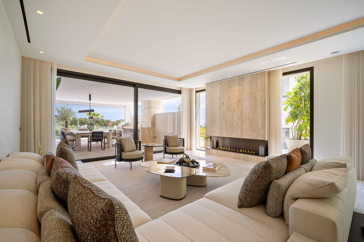 Se vende Apartamento Planta Baja de 5 dormitorios en Costa Del Sol, Málaga, España