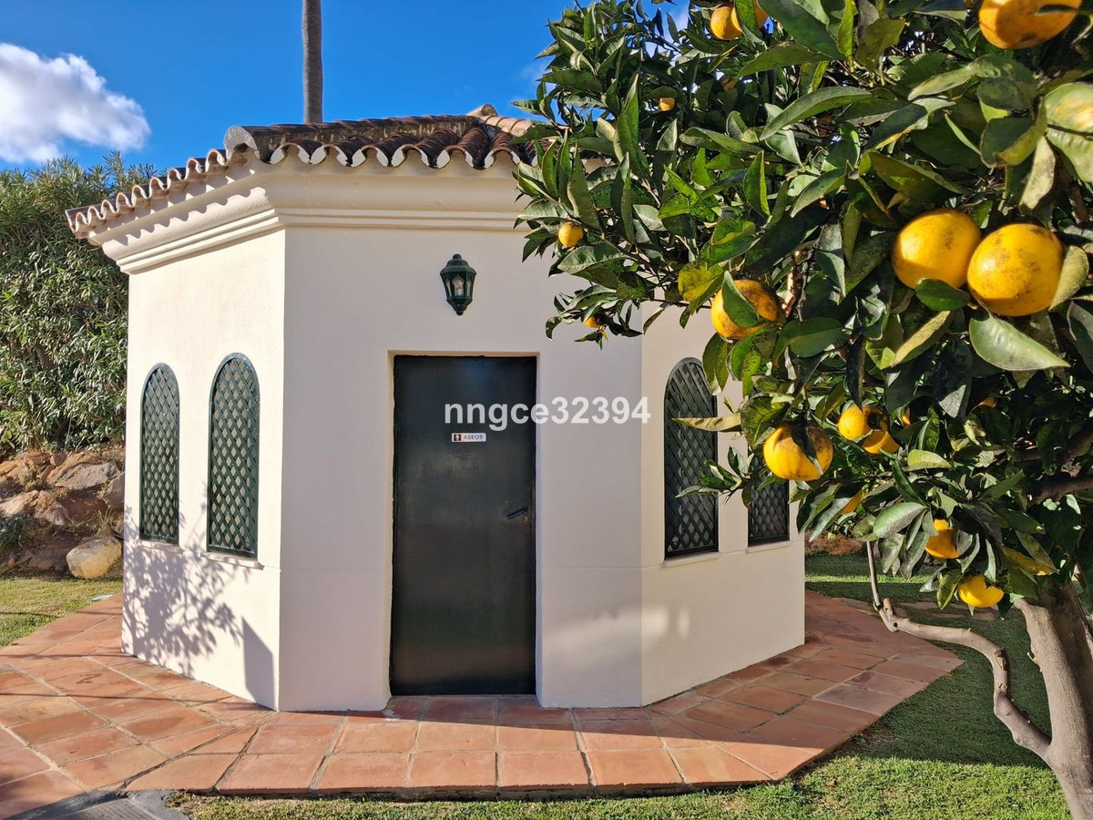 2 Bed Apartment for sale in Puerto Banús Costa Del Sol, Málaga, Spain
