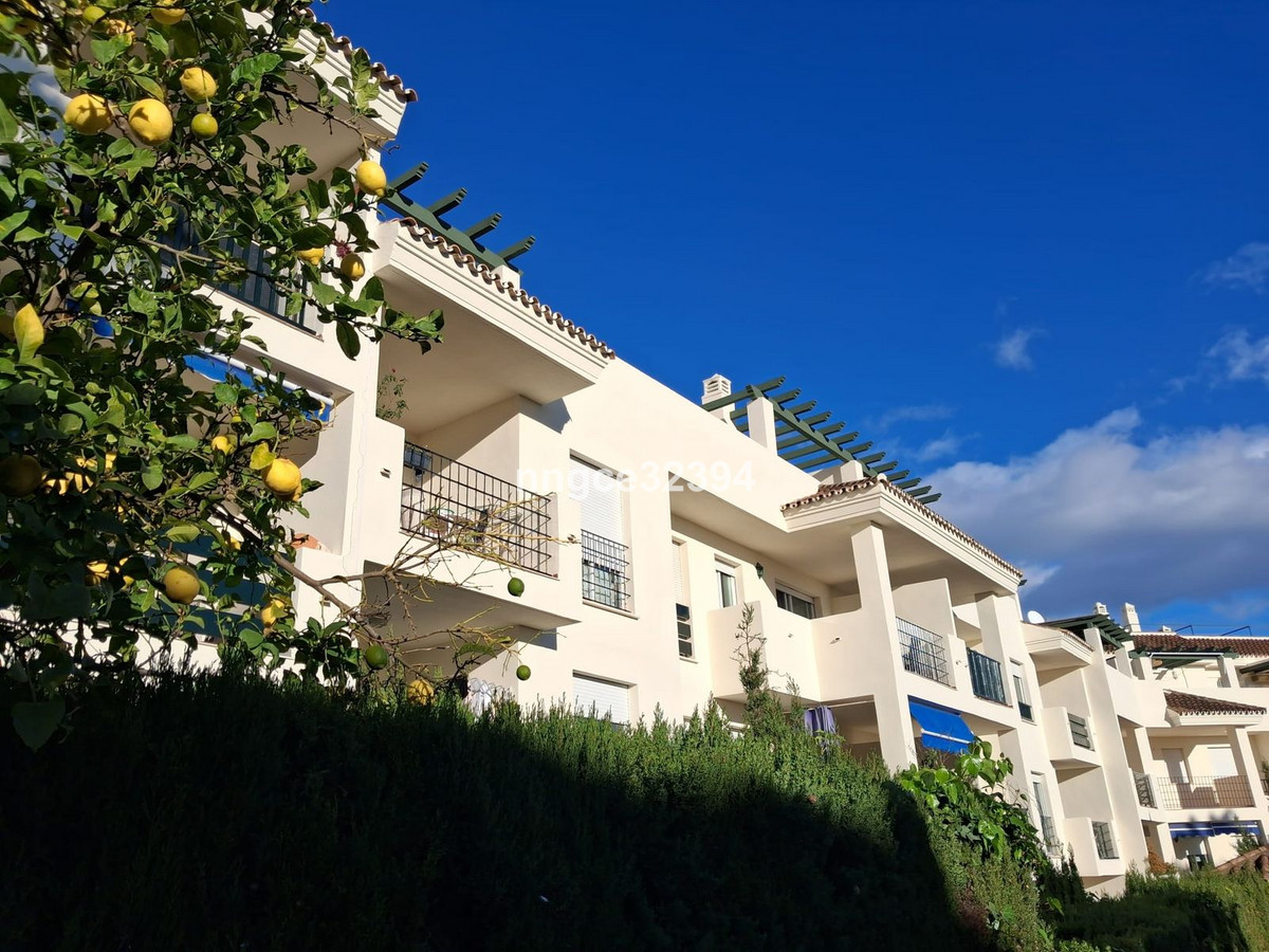 2 Bed Apartment for sale in Puerto Banús Costa Del Sol, Málaga, Spain
