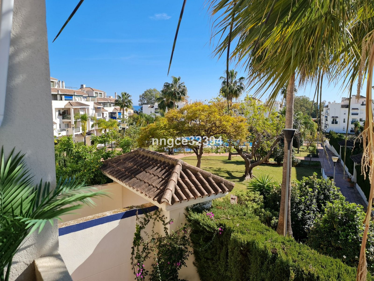 2 Bed Apartment for sale in Puerto Banús Costa Del Sol, Málaga, Spain