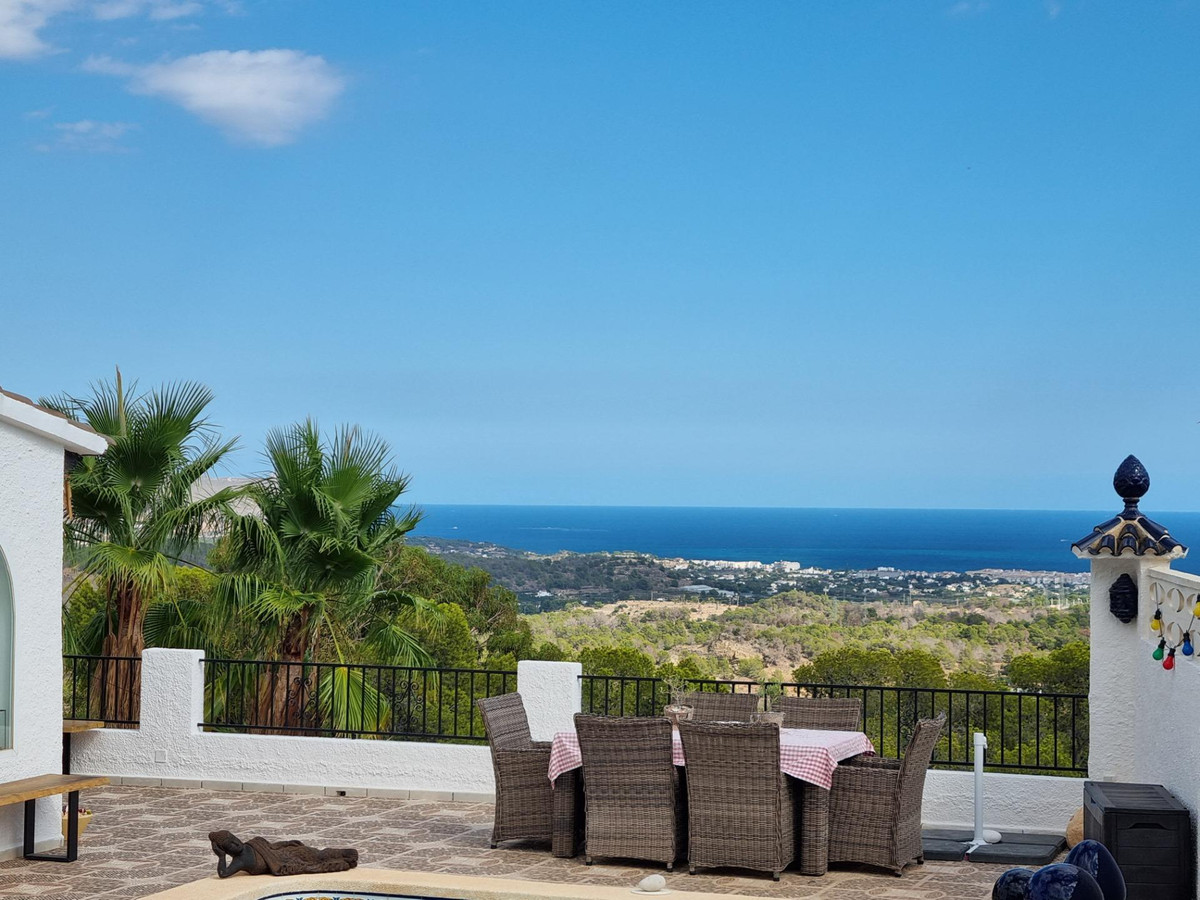 3 Bed Townhouse for sale in La Nucia Costa Blanca, Alicante, Spain