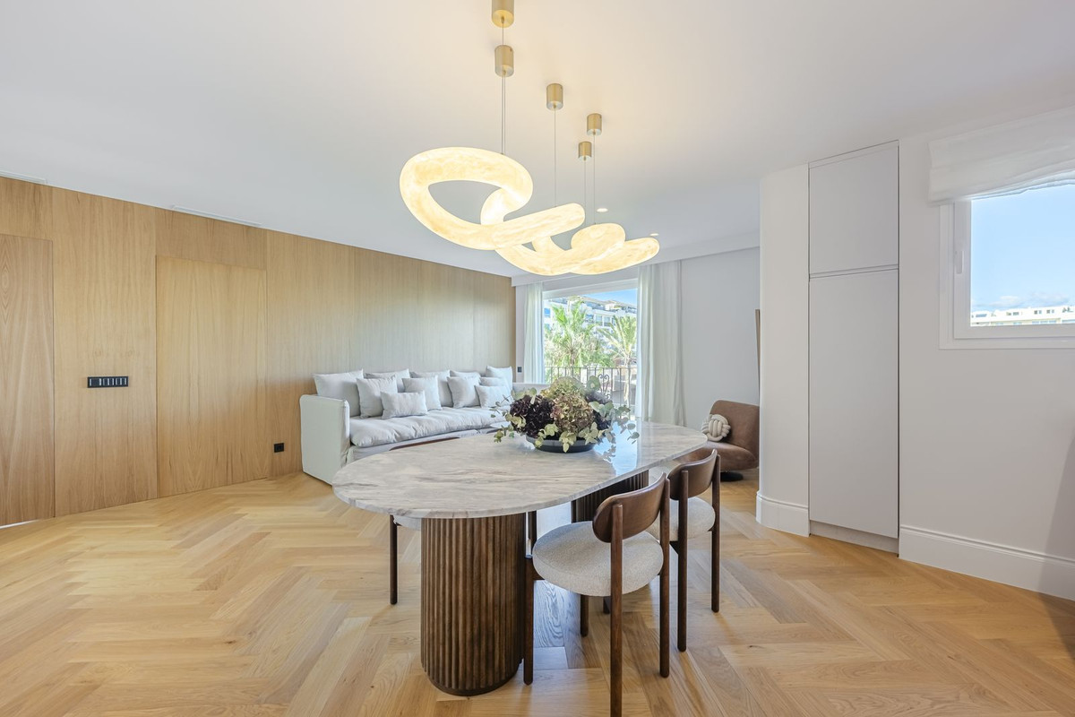 2 Bed Apartment for sale in Puerto Banús Costa Del Sol, Málaga, Spain