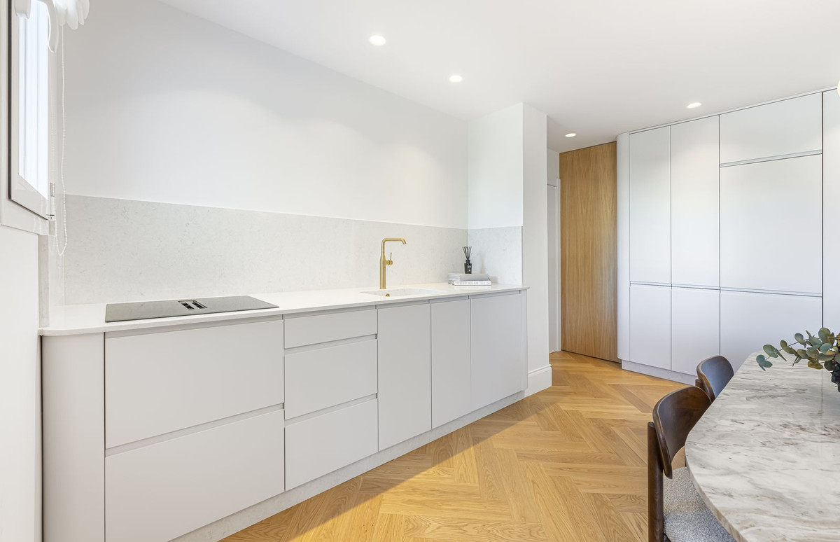 2 Bed Apartment for sale in Puerto Banús Costa Del Sol, Málaga, Spain