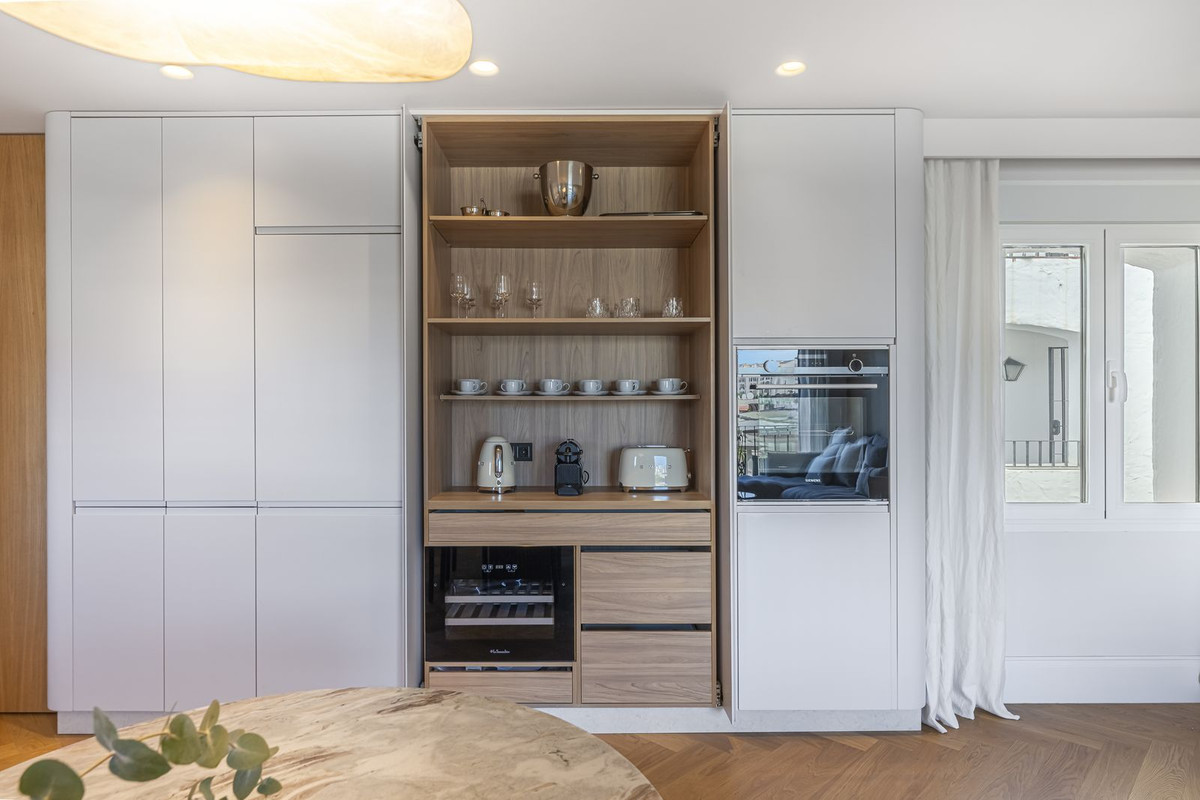 2 Bed Apartment for sale in Puerto Banús Costa Del Sol, Málaga, Spain