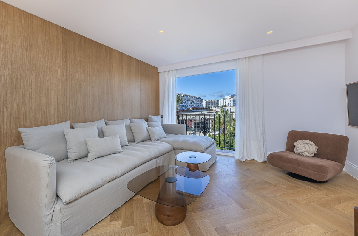 2 Bed Apartment for sale in Puerto Banús Costa Del Sol, Málaga, Spain
