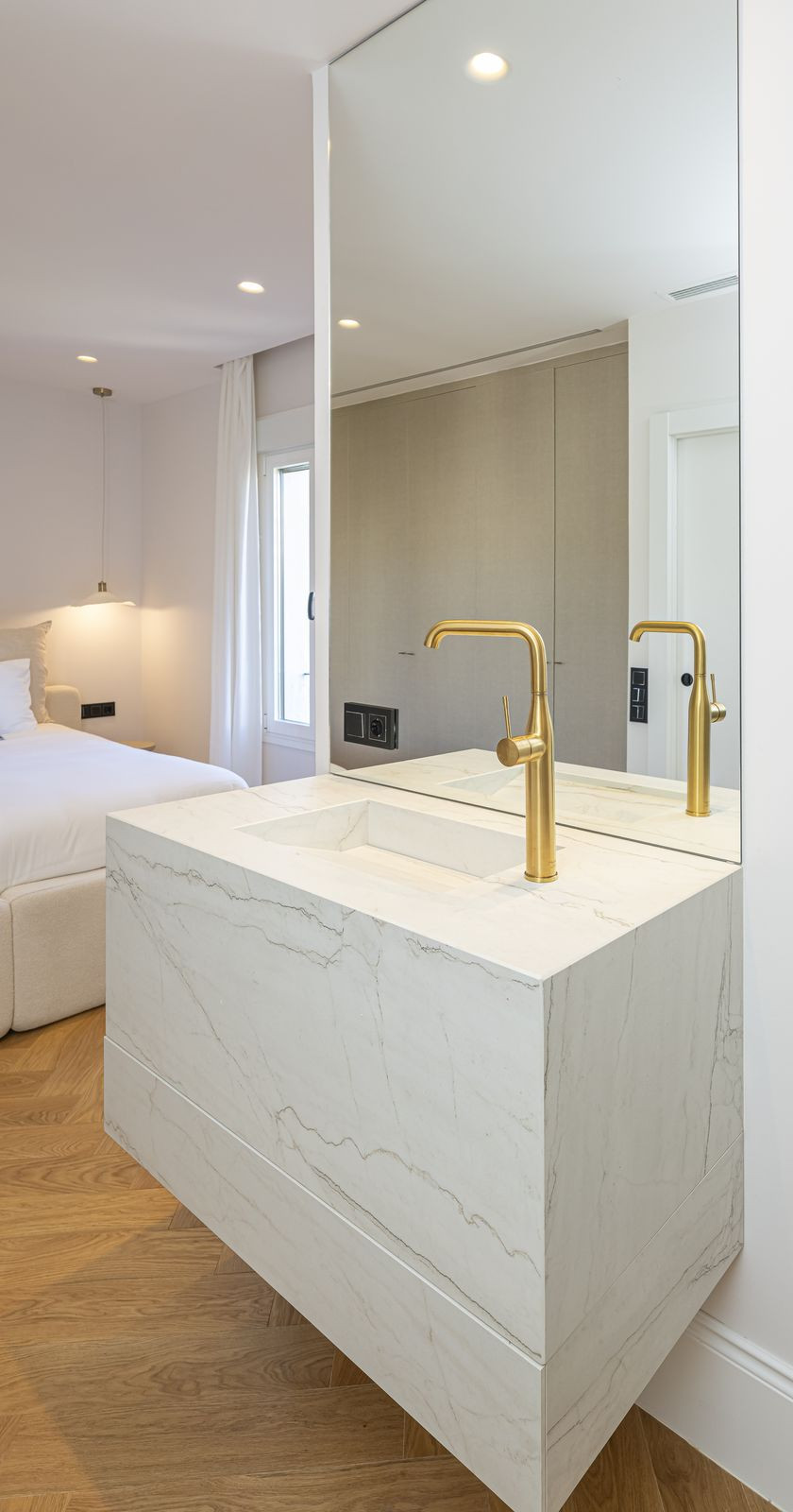 2 Bed Apartment for sale in Puerto Banús Costa Del Sol, Málaga, Spain