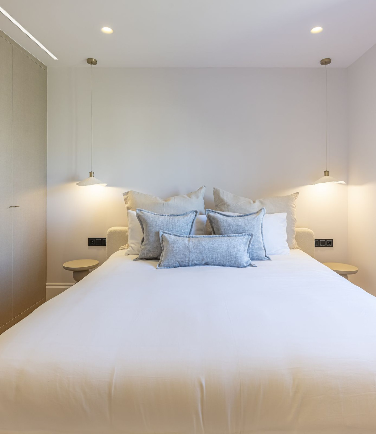 2 Bed Apartment for sale in Puerto Banús Costa Del Sol, Málaga, Spain